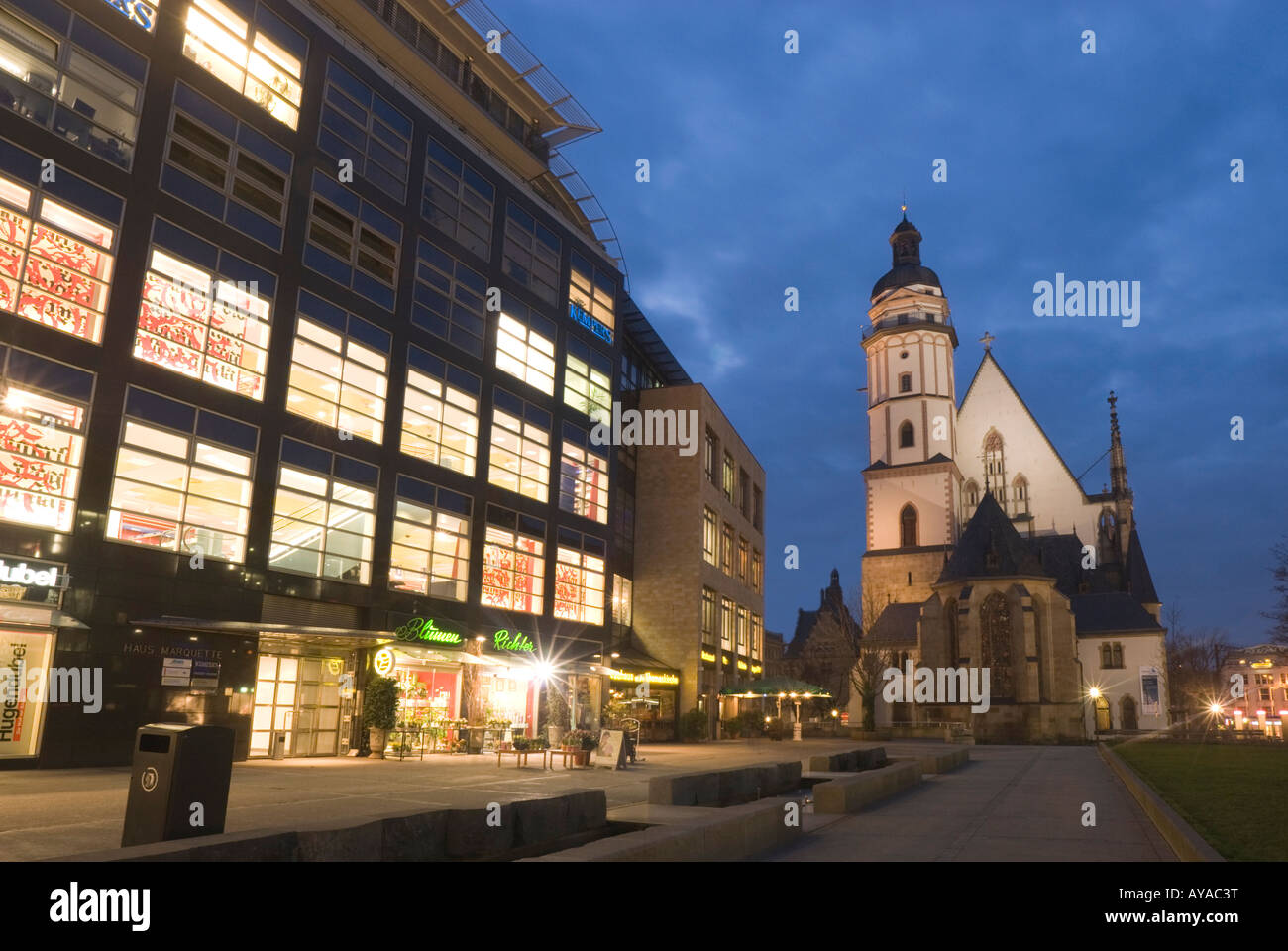 Mit Blick auf St. Thomas lutherische Kirche. Leipzig, Deutschland Stockfoto