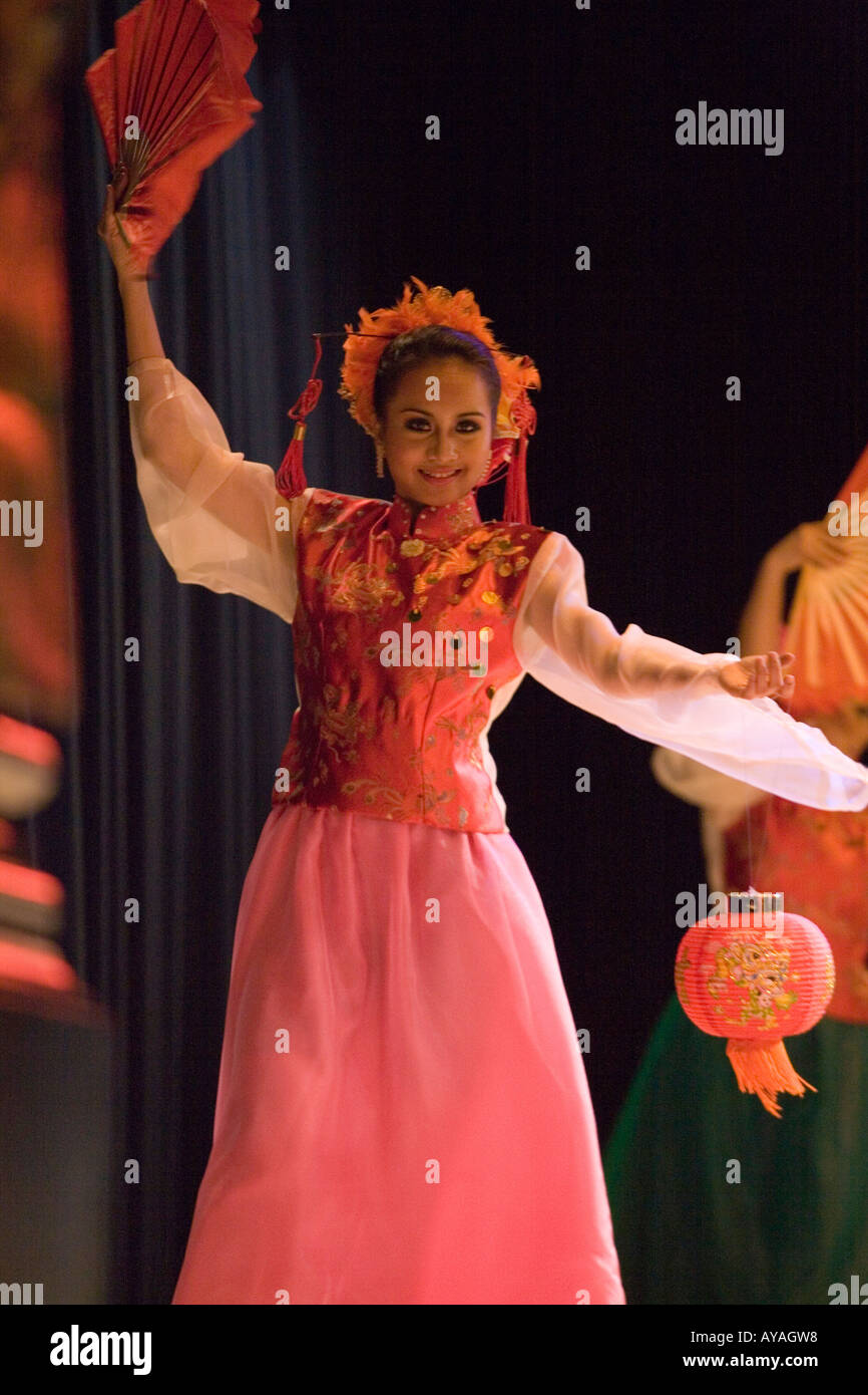 Malaysia Kuala Lumpur ethnischen Tanz-Performance auf Kultur Show Stockfoto