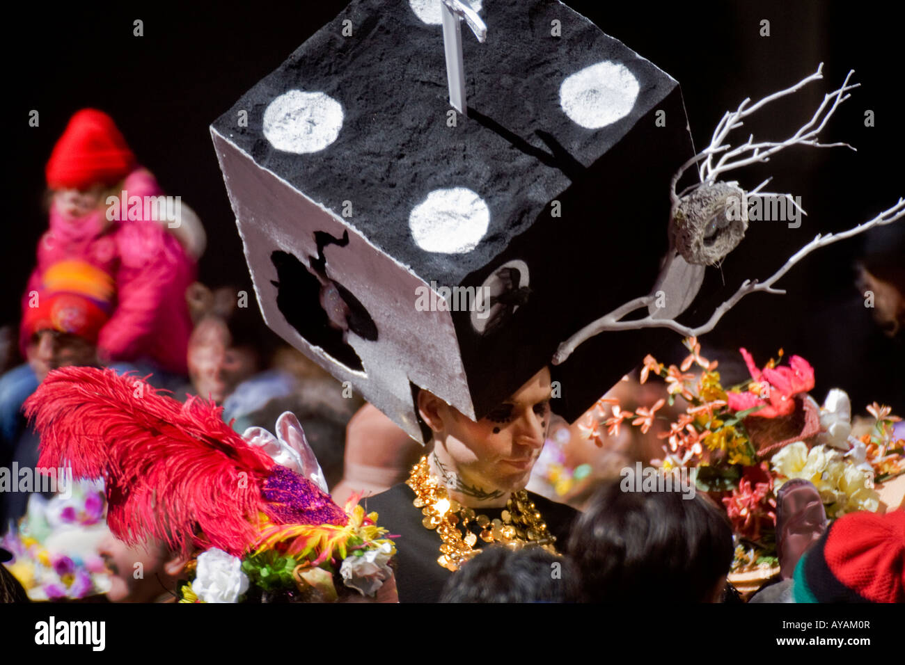 Würfel Thema Easter Parade verrückten Hut auf Fifth Avenue in New York City Stockfoto