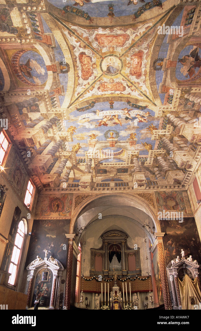 Allgemeine Kirchenraum Sant Alvise mit Decke Malerei Detail von A Torri und P Ricchi 1674 Stockfoto