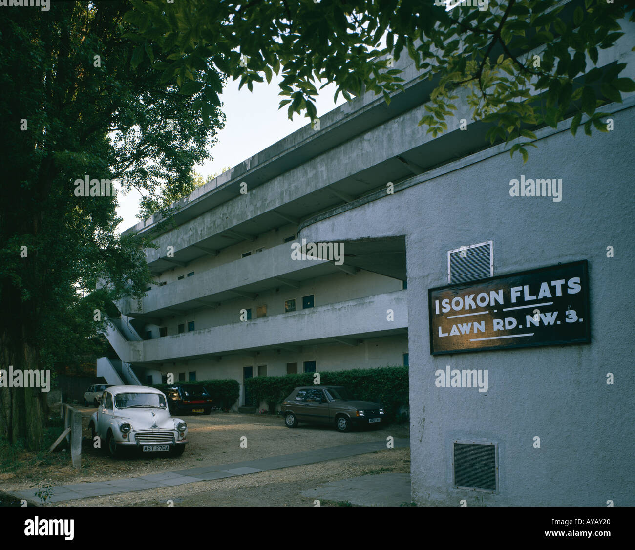 Isokon Flats, Lawn Road, Belsize Park, 1933-34.  Vordere Ansicht vor der Restaurierung. Architekt: Wells Coates Stockfoto