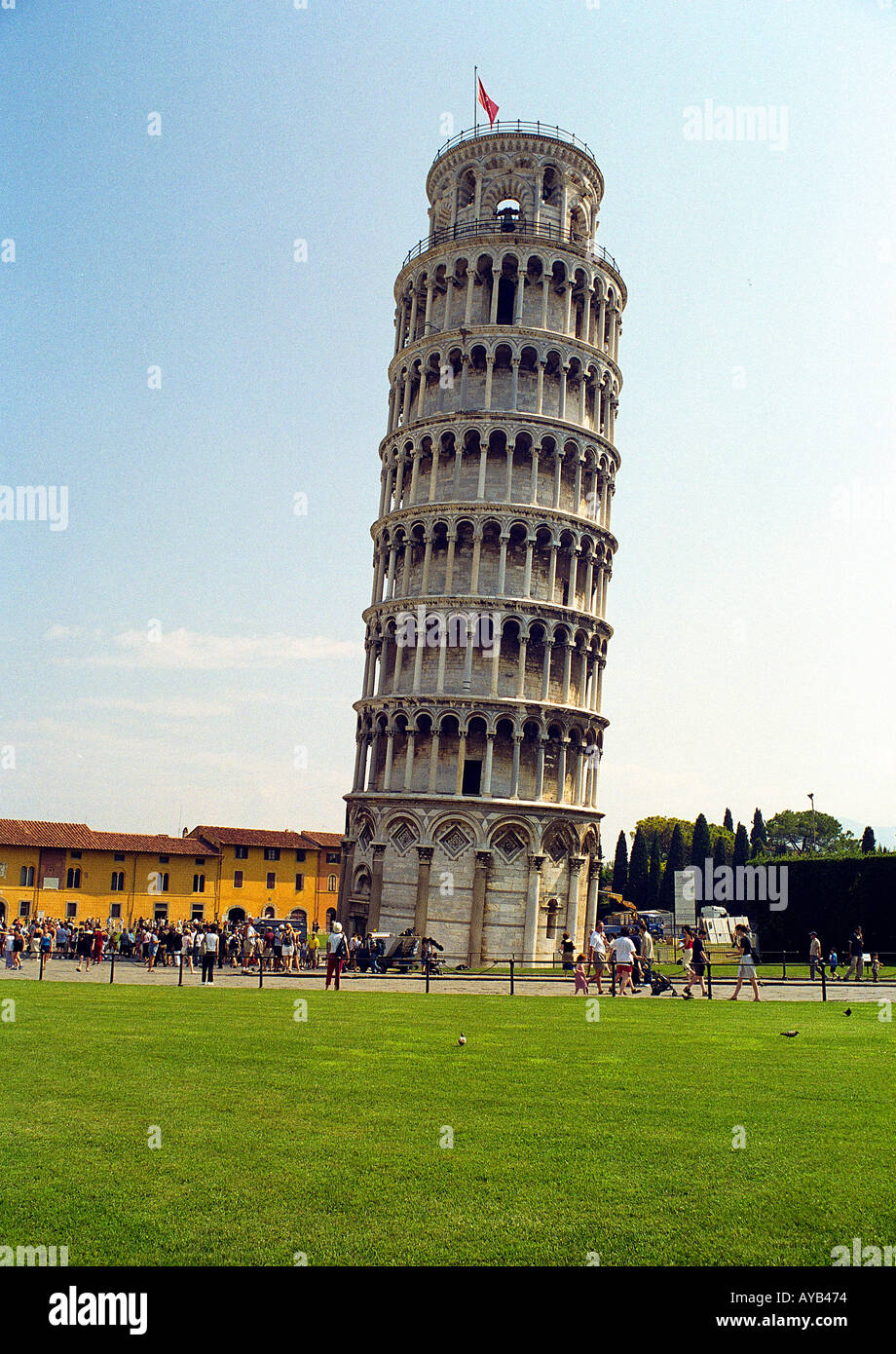 Der berühmte Schiefe Turm von Pisa erbaut 1173 die Piazza dei Miracoli in Pisa Italien Stockfoto