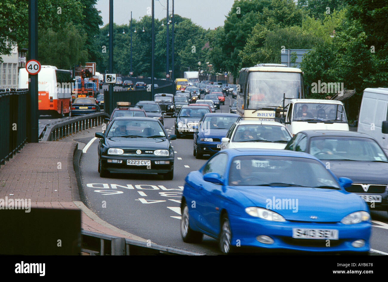 Überfüllten Straße in der Nähe von A316 West London Stockfoto