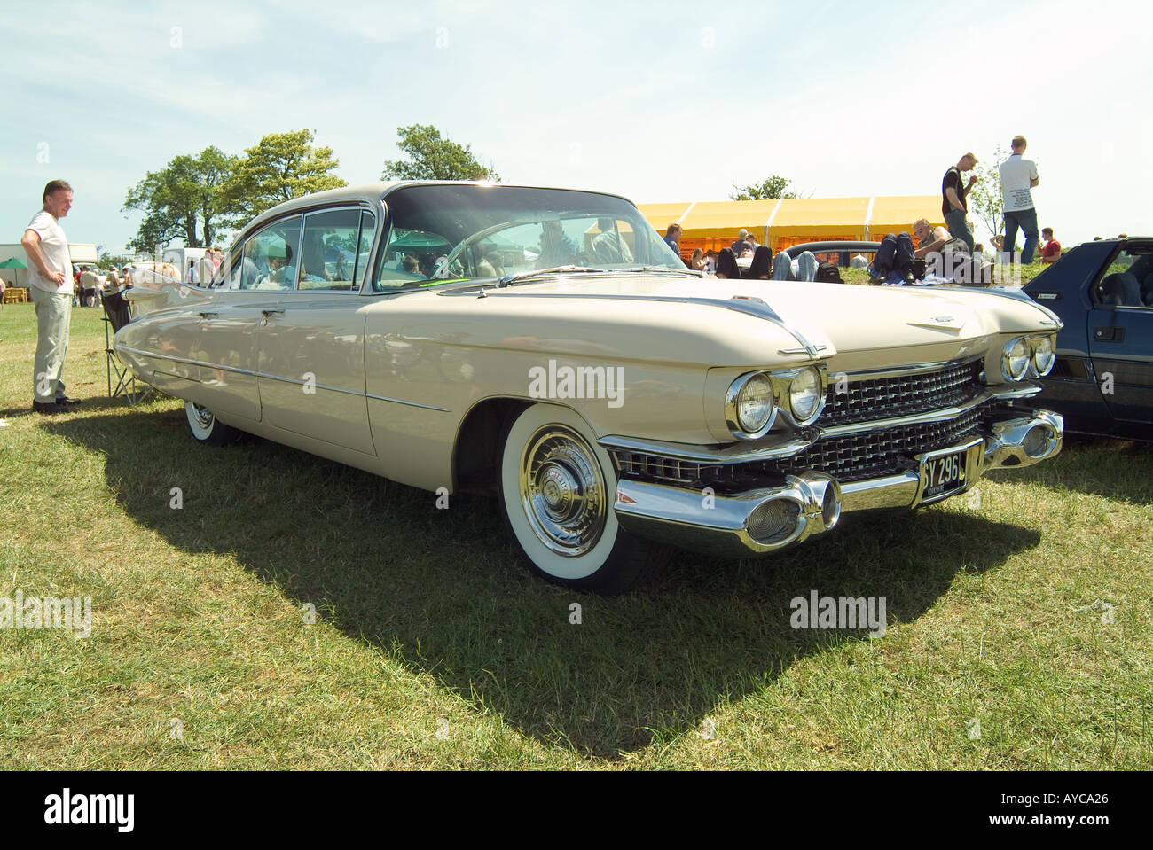 1959 Cadillac riesige amerikanische Auto flossen Chrom verschwenderischem Luxus v8 Motor Verbrennungsmotor GM gm Marke Statussymbol Stockfoto