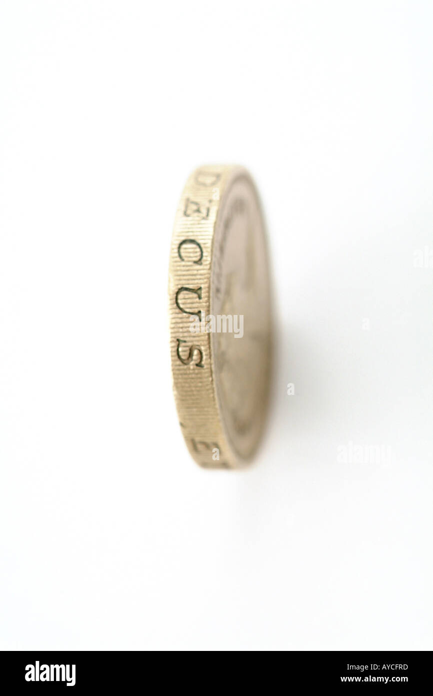 Pfund-Münze am Rand Stockfoto