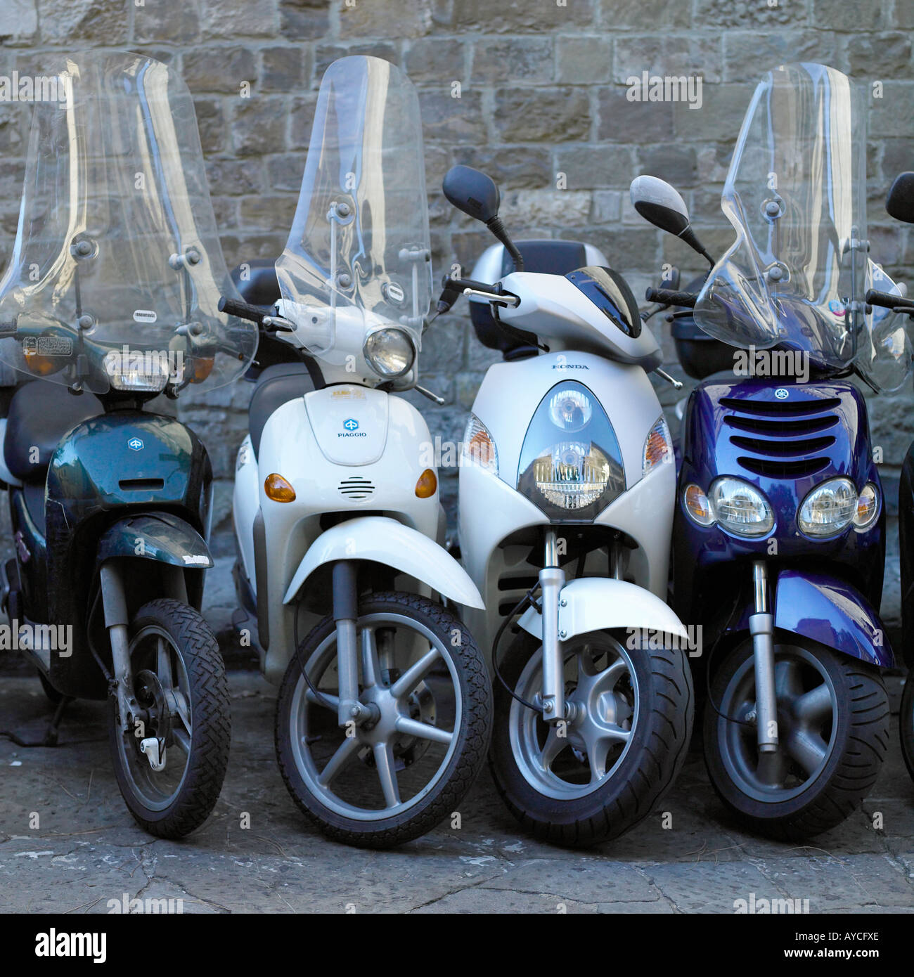 Italienischen Roller auf Straße in Florenz Stockfoto