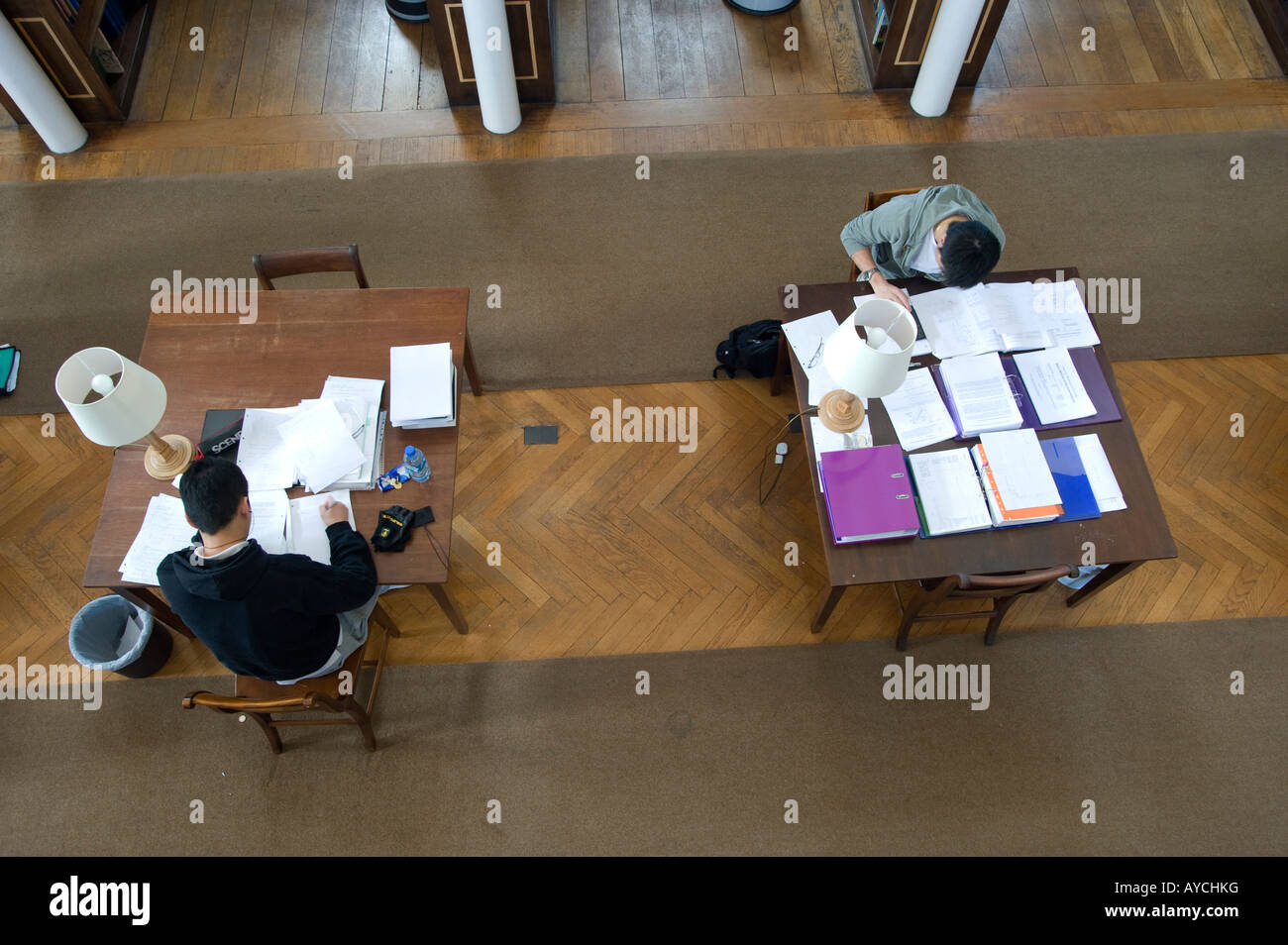 Lady Margaret Hall einmal Frauen nur College jetzt co Ed und Teil der Universität von Oxford hier Studenten, die hart arbeiten in der Bibliothek f Stockfoto