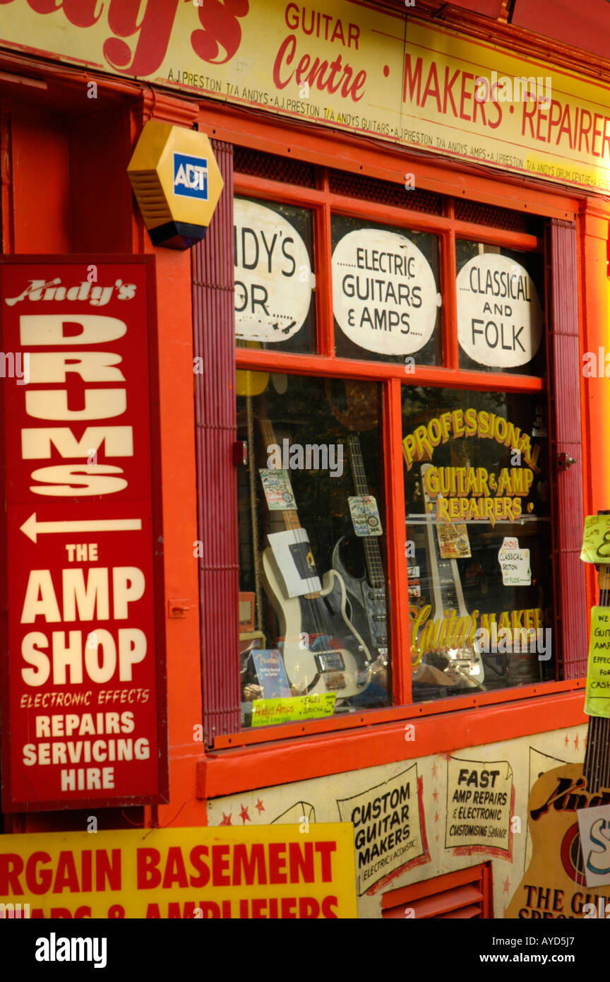 Andys Guitar Center in Dänemark Street London Stockfoto