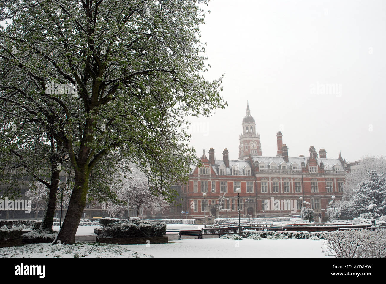 Schnee bedeckt Queens Gardens, Croydon, Surrey, UK Stockfoto