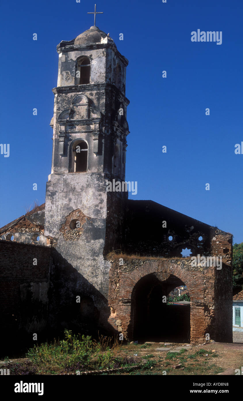 Glockenturm der Ruinen der spanischen kolonialen Kirche in Trinidad UNESCO World Heritage Site Insel Kuba Stockfoto