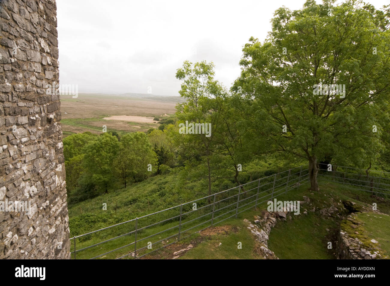 Weobley Castle Llanrhidian Marsh Gower Halbinsel Wales Blick vom Dach der Burg Stockfoto