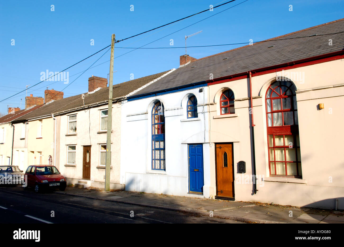 Carmel Welsh calvinistischen Methodist Kapelle 1839 in eine Terrasse gebaut und später umgewandelt in zwei Häuser, South Wales, UK Stockfoto Carmel Welsh calvinistischen Methodist Kapelle 1839 in eine Terrasse gebaut und später umgewandelt in zwei Häuser, South Wales, UK Stockfoto