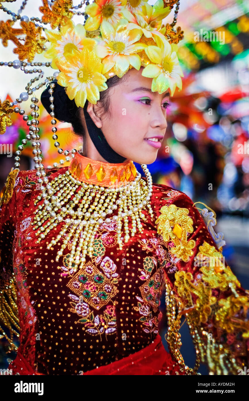 Eine Dame Tänzerin während des Sinulog Festivals. Stockfoto