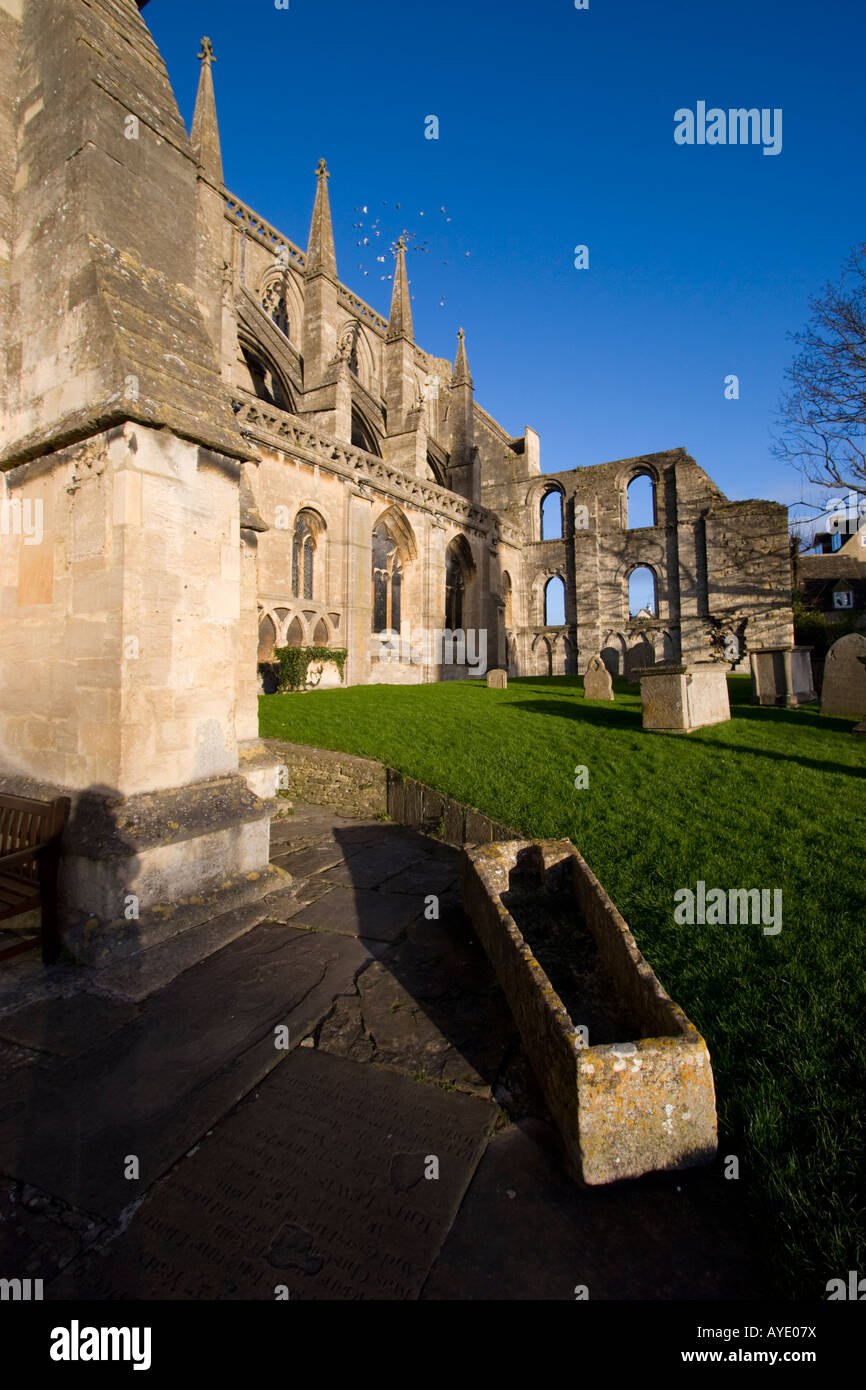 Stone Sarg außerhalb Malmesbury Abbey in Malmesbury Wiltshire Stockfoto