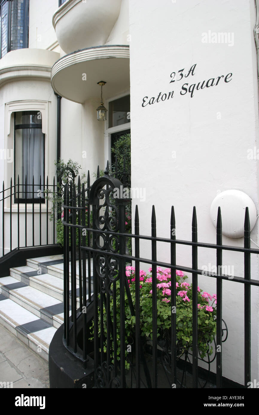 Eaton Square und Terrasse in Belgravia London beherbergt viele Botschaften und sehr reich Stockfoto