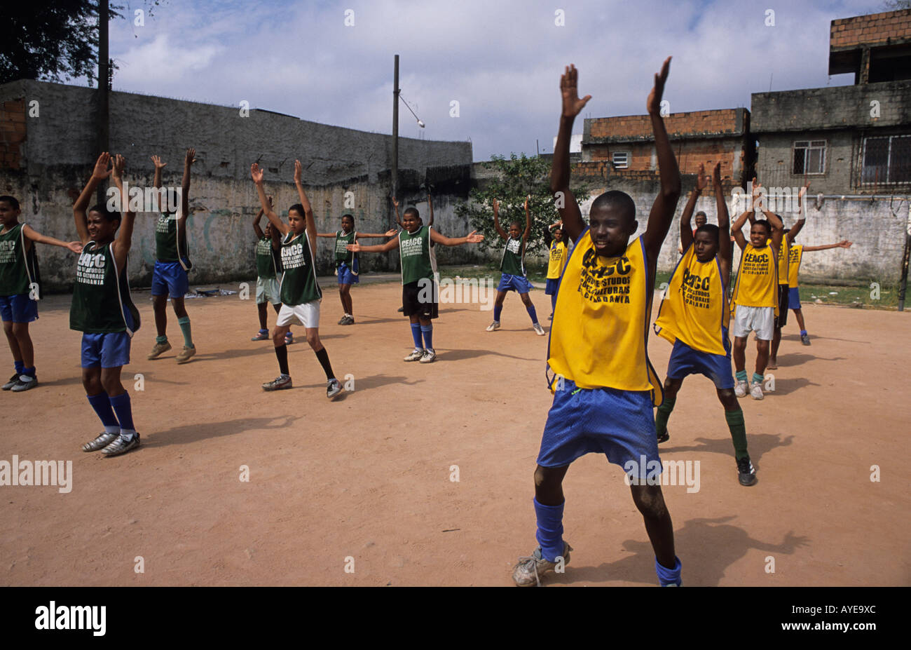 Rio De Janeiro Cidade de Deus Fußballtraining im Jugendclub Stockfoto