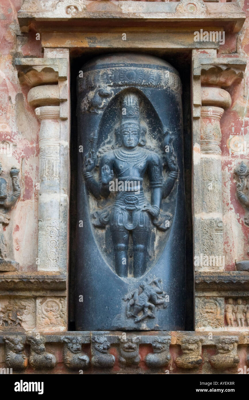 Schwarz Stein Shiva Statue innen Airavatesvara-Tempel in Darasuram Süd-Indien Stockfoto