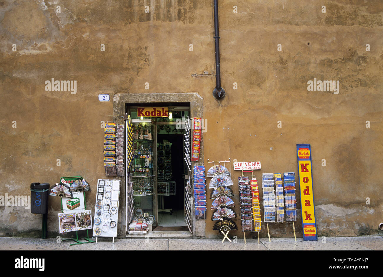 Souvenir Shop nr Piazza dei Signori Verona Stockfoto