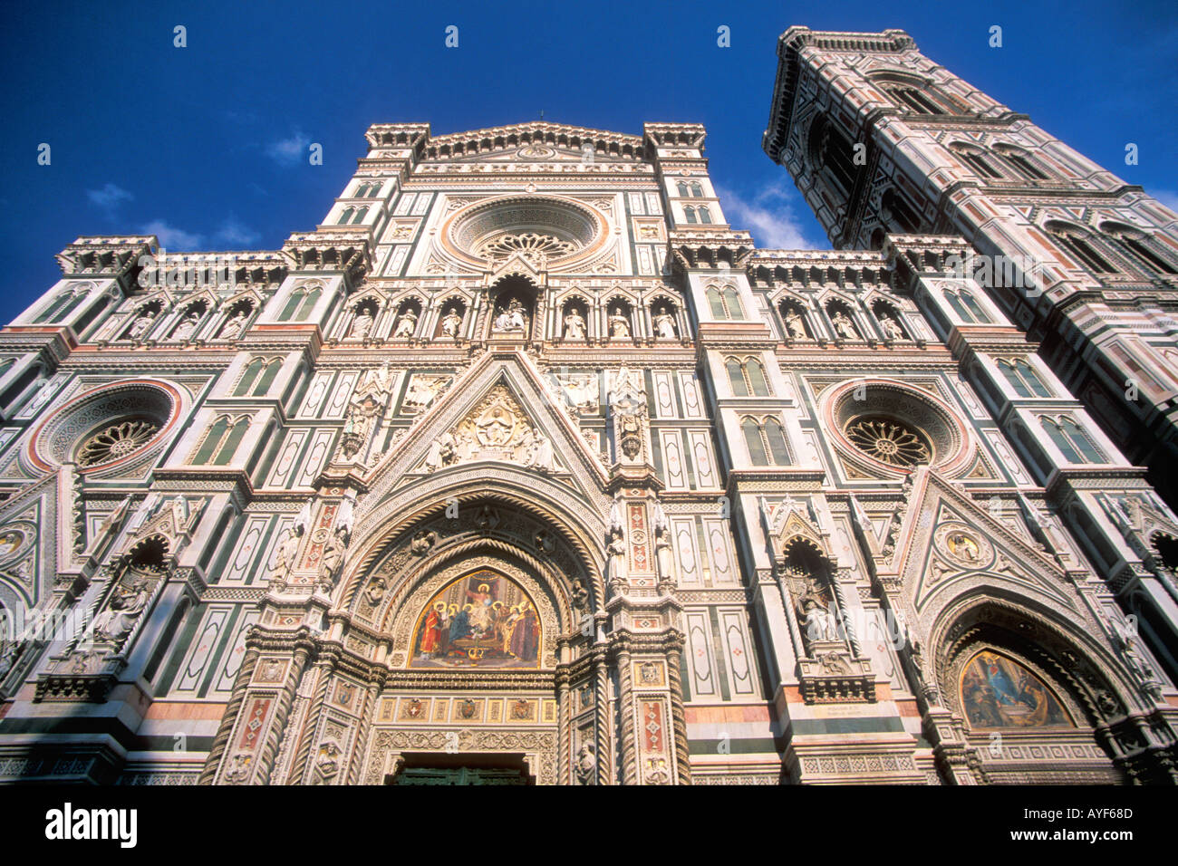 Florenz Duomo Kathedrale Neo gotischen Eingang und Marmor Fassade Florenz Toskana Italien Italia Europa EU Santa Maria del Fiore Stockfoto