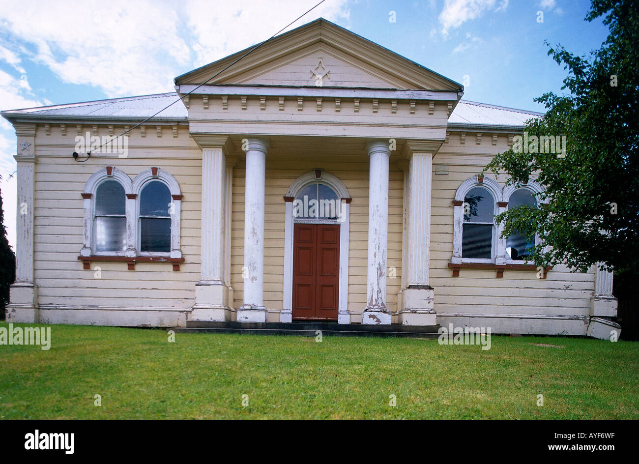 Vorderseite der Freimaurerloge in Reefton ein Beispiel der Architektur aus dem späten 19. Jahrhundert Stockfoto