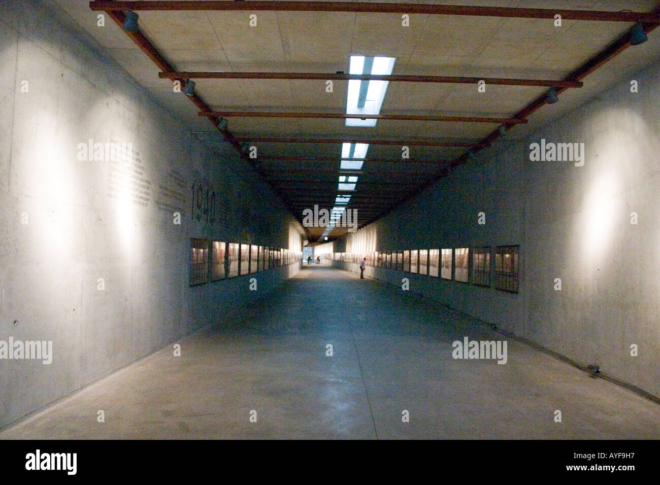 Geschichte Galerie am Bahnhof Radegast wo 200.000 Juden nach Auschwitz und anderen Vernichtungslagern geschickt wurden. Lodz Polen Stockfoto