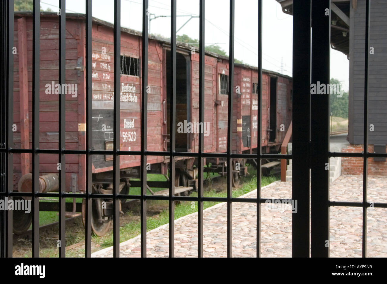 Güterwagen im Bahnhof Radegast wo 200.000 Juden und Zigeuner nach Auschwitz und anderen Vernichtungslagern fuhr. Lodz Polen Stockfoto