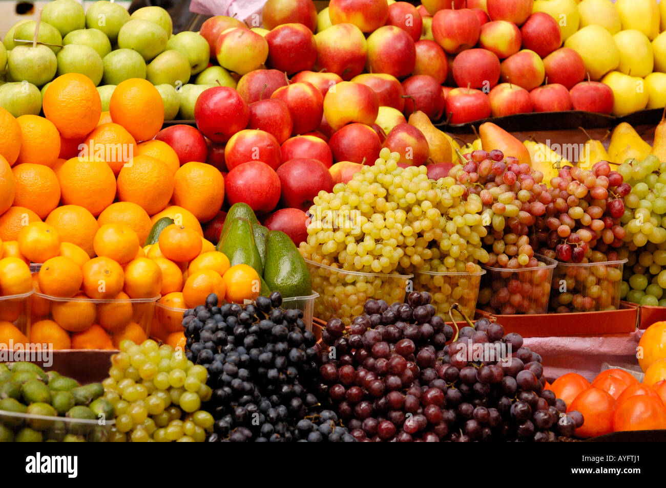 Obst-Markt bunte Früchte auf einem Bazar-stall Stockfoto