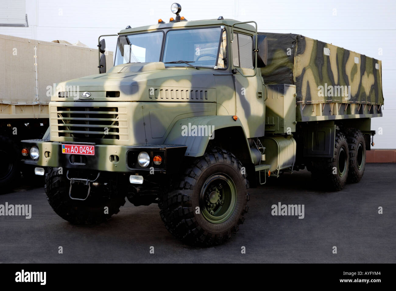 Ukrainische Militär-LKW KrAZ Stockfoto