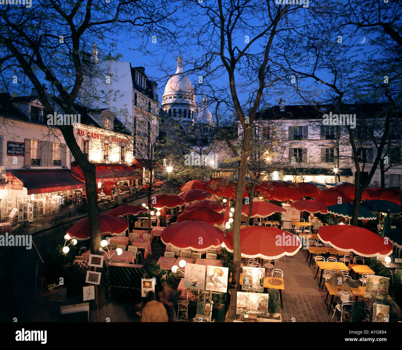 FR - PARIS: Place du Tertre bei Nacht Stockfoto