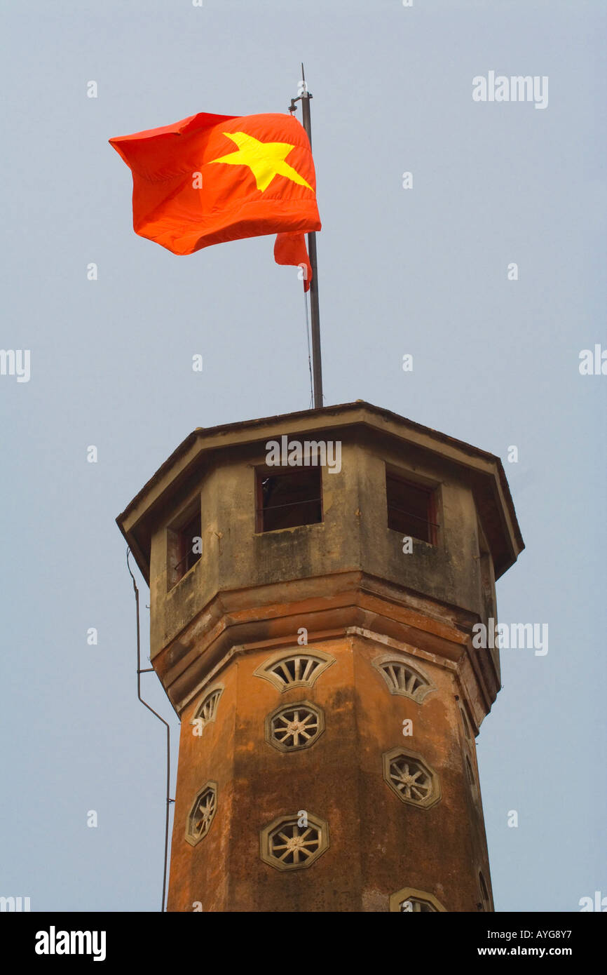 Vietnamesischen Symbol achteckigen Fahne Armee Turmmuseum Hanoi Vietnam Stockfoto