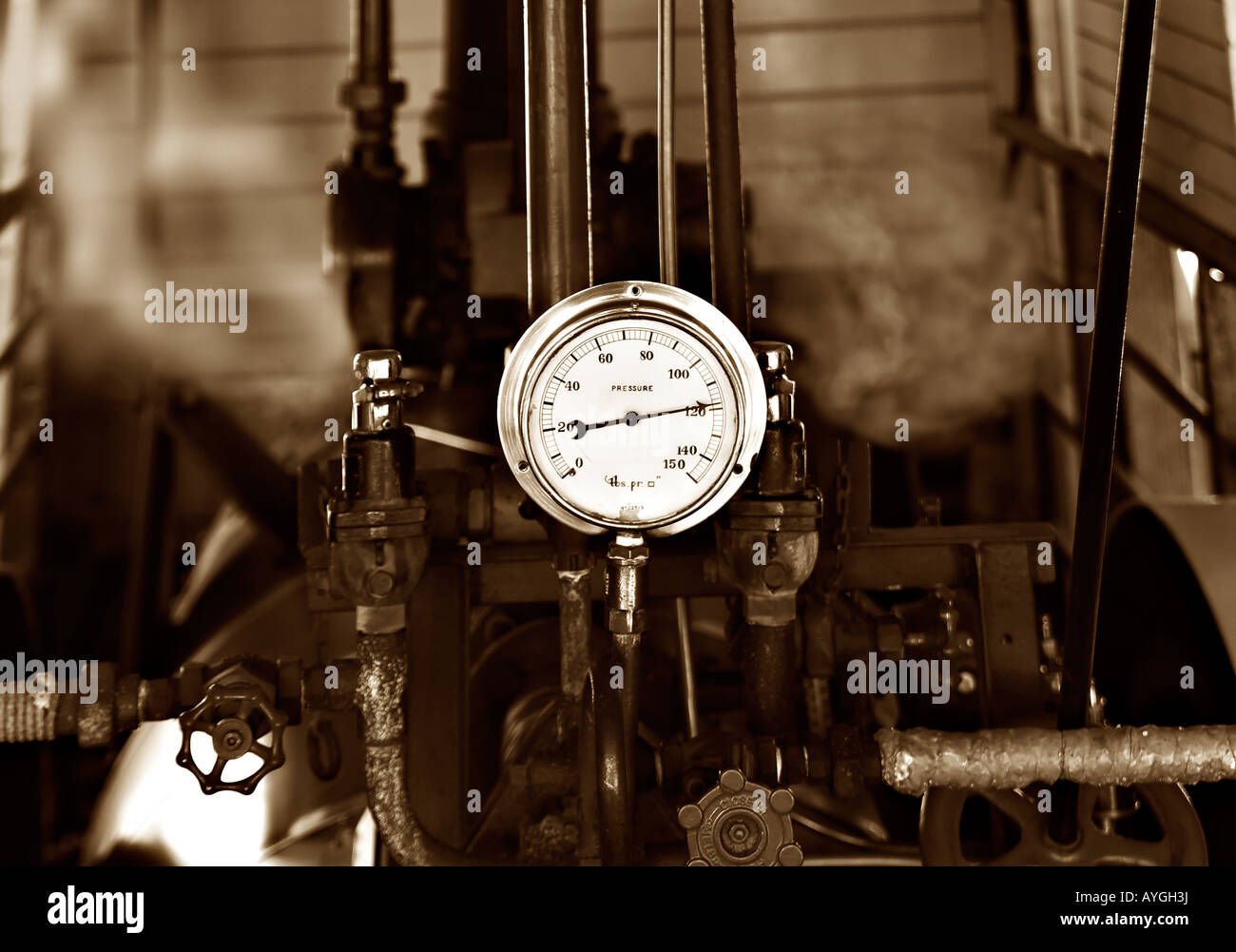 Sepia Bild von Maschinen unter Manometer lässt sich Dampf Stockfoto