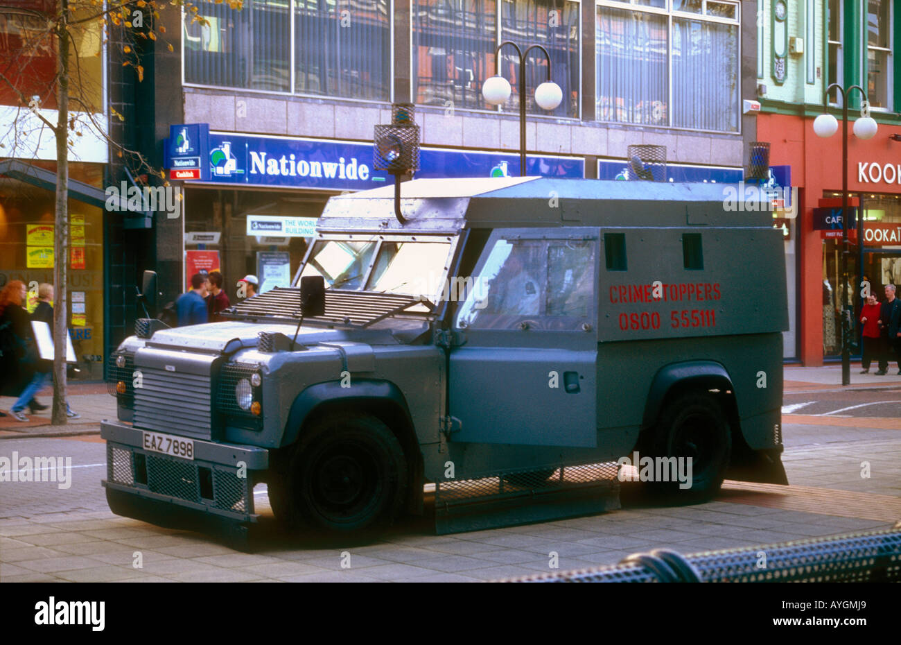 stark verstärkten gepanzerte Polizeiwagen in Central Belfast Northern Ireland Stockfoto