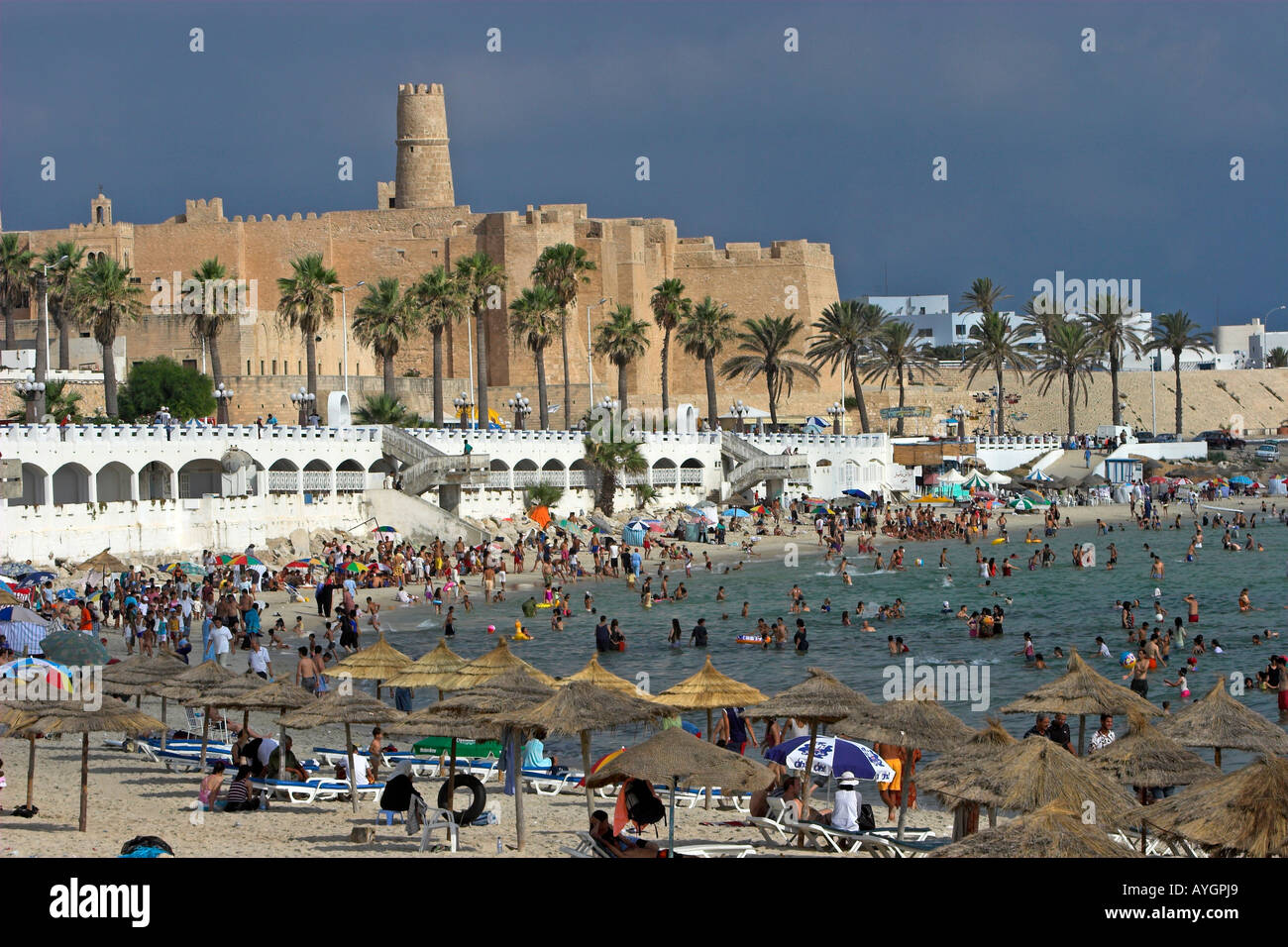 Die Festung mit Blick auf Hauptstrand Monastir Tunesien Stockfoto