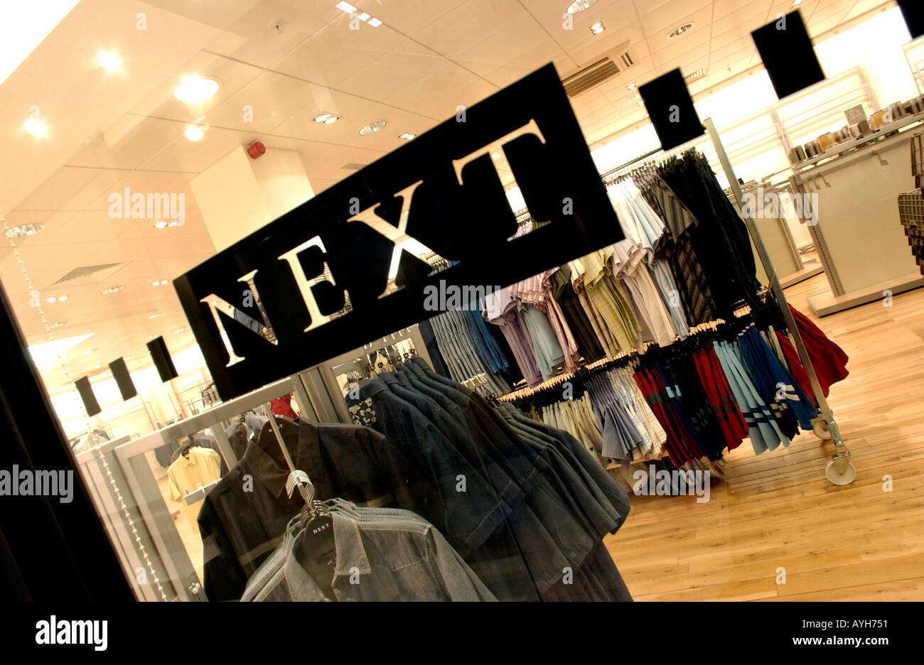 NEXT PLC. Ein Store-Display am nächsten Sitz in Enderby Leicester Stockfoto