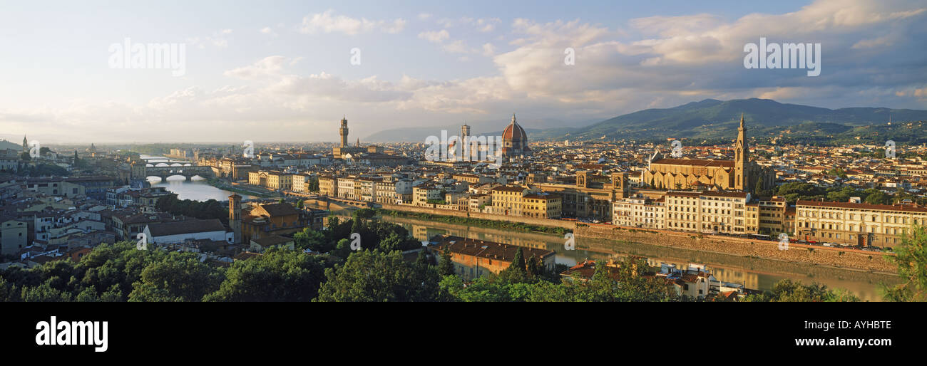 Panorama Überblick über Florenz von Piazalle Michelangelo bei Sonnenuntergang Stockfoto
