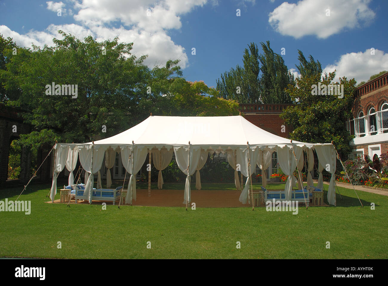 Zelt im Holland Park Stockfoto