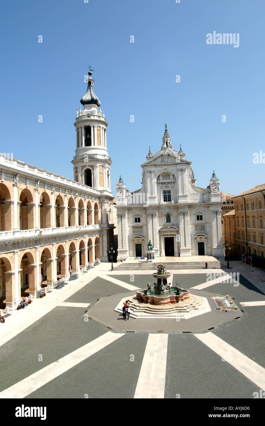 Piazza der Basilika von der Casa della Sagrada Familia.Loreto.Le Marche, Ital Stockfoto