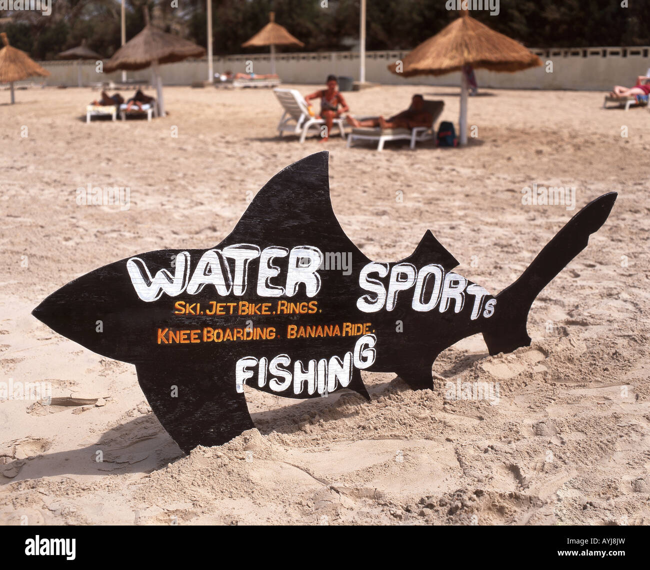 Wassersport-Zeichen, Kombo Beach Hotel Strand, Serekunda, Republik von Gambia Stockfoto