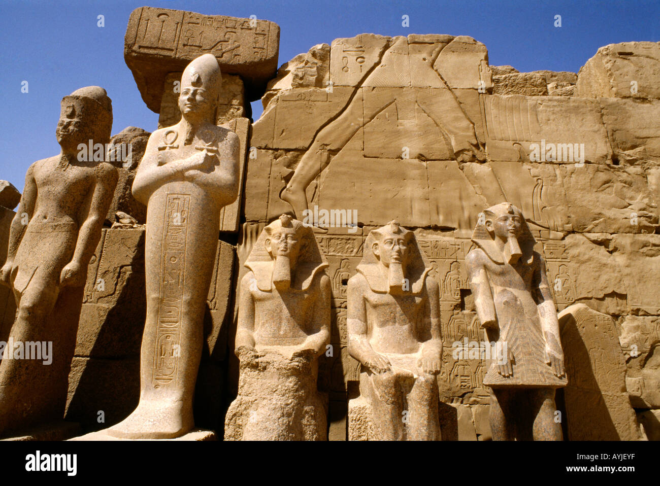 Karnak-Ägypten-Tempel - siebte Pylon von Thutmose III dekoriert mit Sieg Szenen & Namen eroberten Stadtteile gebaut Stockfoto