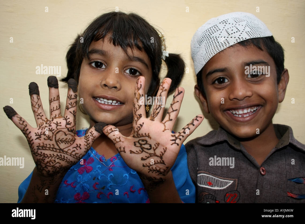 Muslimische Jungen und Mädchen Mawlid an-Nabi (der Prophet Mohammed PBUH Geburtstag), Tamil Nadu, Indien feiern wird vorbereitet Stockfoto