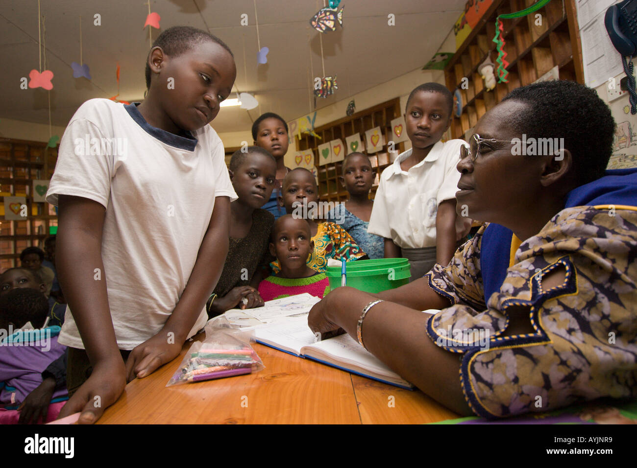 Kinder, die Lektionen im Mildmay Hospital für HIV-Aids in Kampala-Uganda Stockfoto