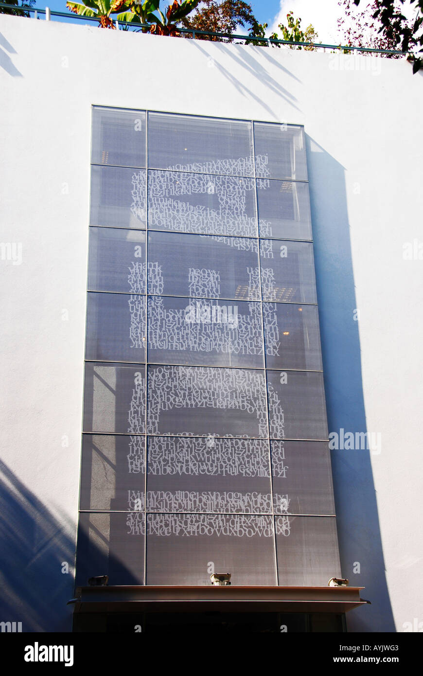 Israel Tel Aviv ein Architekturelement buchstabieren Idee an der Fassade eines Gebäudes in Rothschild boulevard Stockfoto