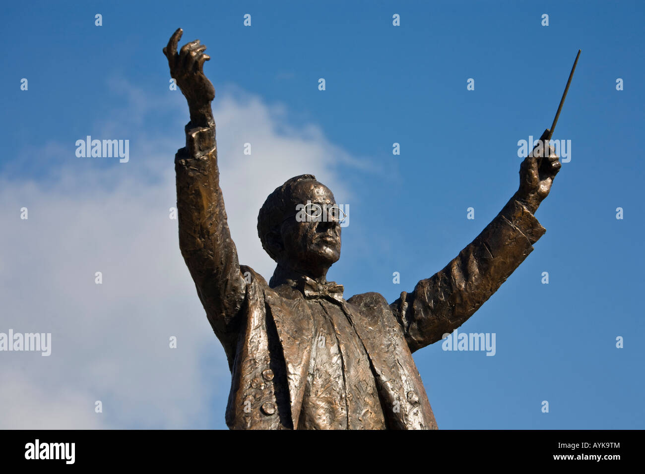 Die Gustav Holst Statue in Imperial Gardens, Cheltenham, England Stockfoto