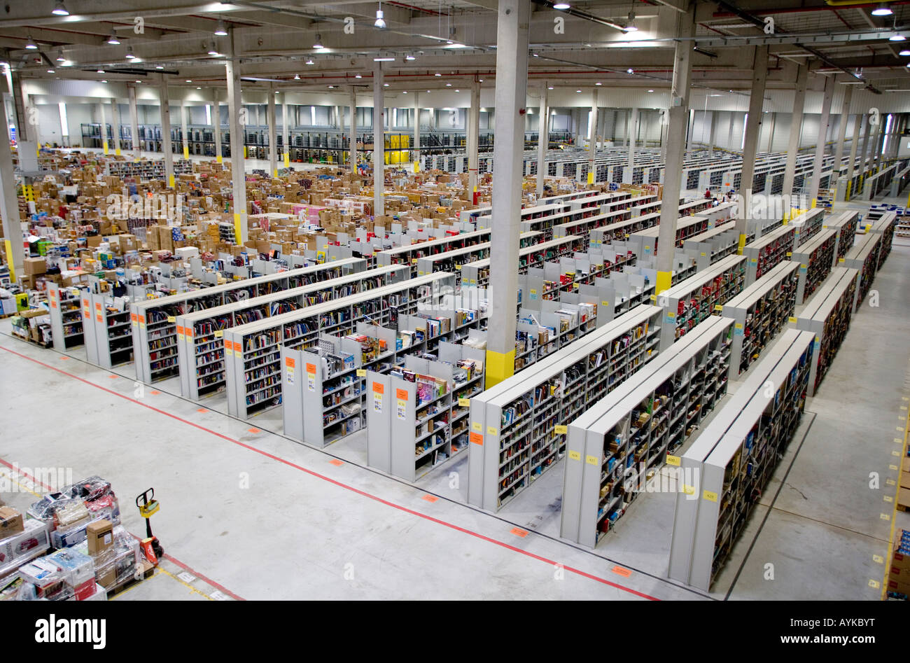 Distributionszentrum der Onlinebestellung Firma Amazon de waren depot Stockfotografie