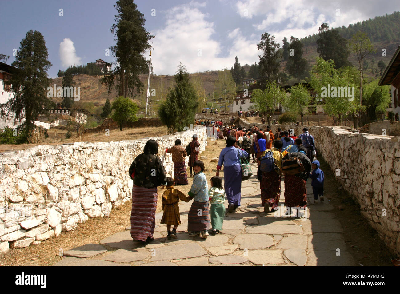 Bhutan Paro Festival Tsechu Pilger ankommen Stockfoto