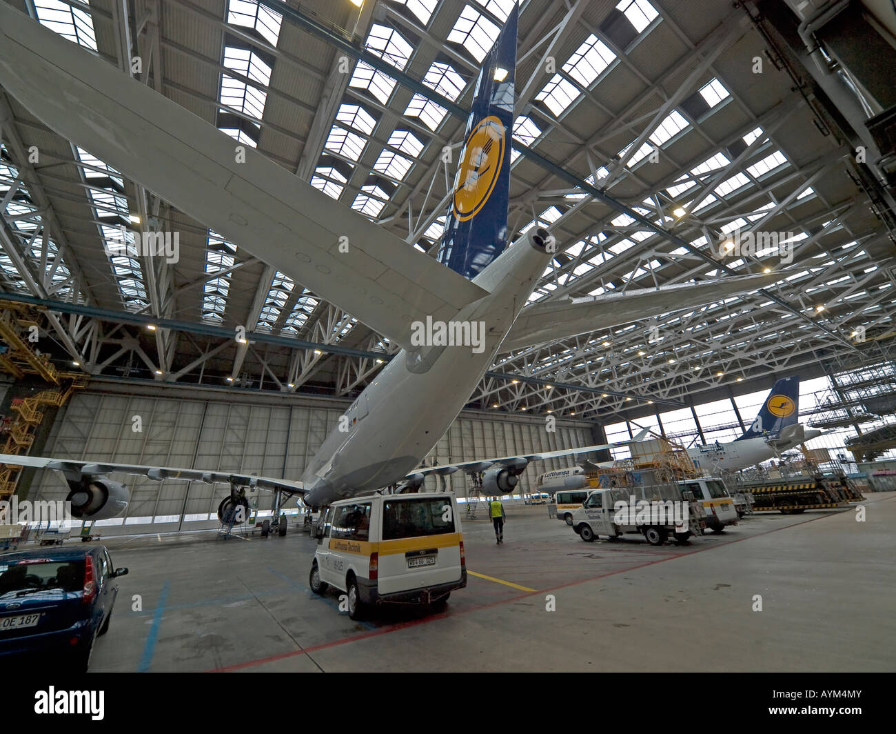 Flugzeug Airbus A 340 Lufthansa Service Halle Hangar Flughafen Fraport Frankfurt am Main Hessen Deutschland Stockfoto