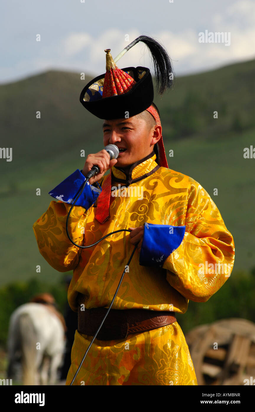 Mann in traditioneller mongolischer Kleid Teilnahme an den Feierlichkeiten Naadam Ulaanbaatar, Mongolei Stockfoto