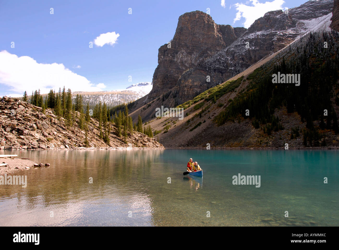 Moraine Lake Banff Nationalpark Rockies Alberta Kanada Kanu Stockfoto