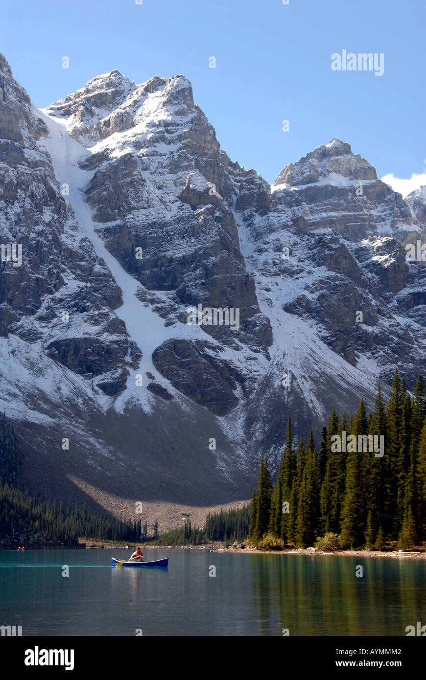 Kanu Moraine Lake Rocky Mountains Alberta Kanada Stockfoto