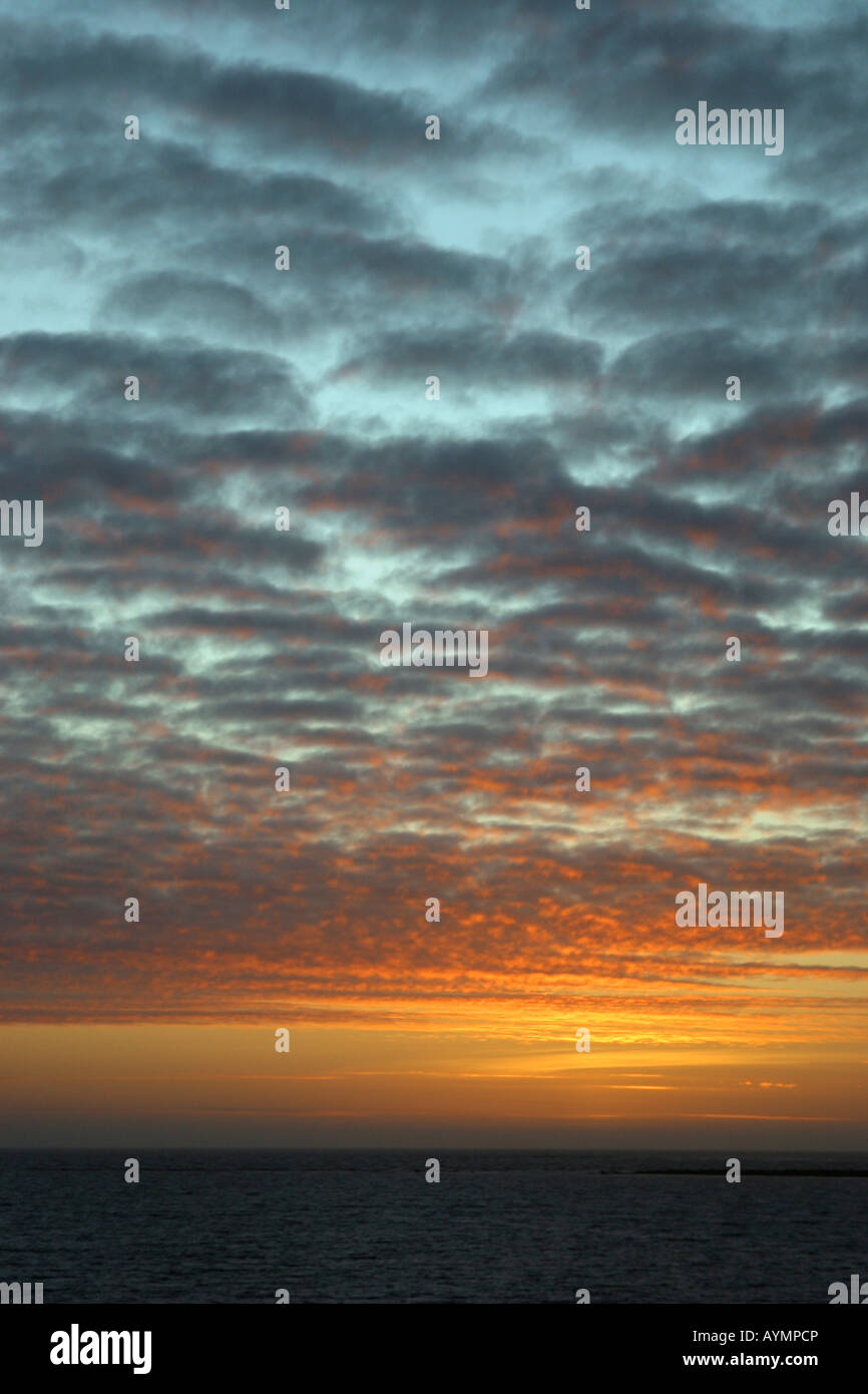 Schöner Sonnenuntergang ideal für jeden Urlaub-Einsatz Stockfoto